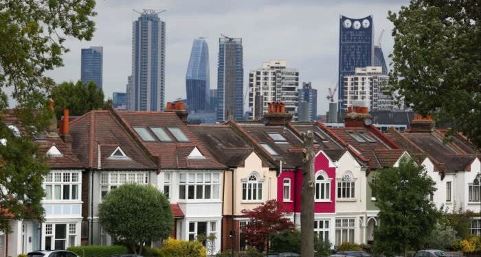 Cheapest UK mortgage deals hit by rise in government borrowing costs