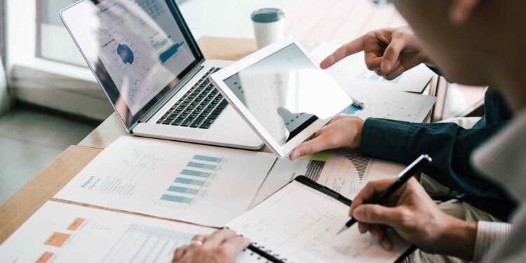 How to Manage Multiple Projects: Strategies & Tools