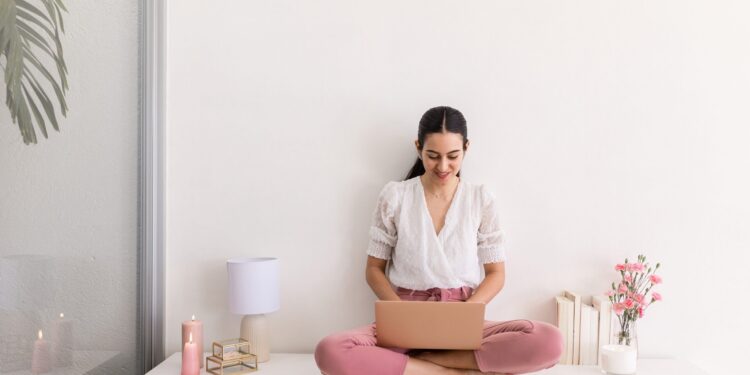 12 Online Customer Service Jobs To Make Money