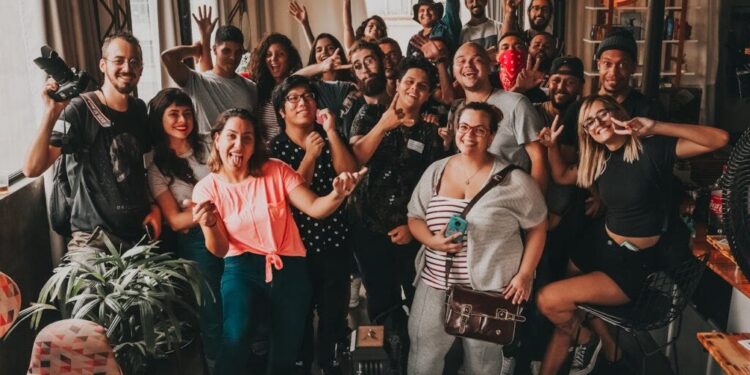 7 Lessons for Anyone Creating a Paid Community From My $0 Launch | by Kieran MacRae | The Startup | Nov, 2024