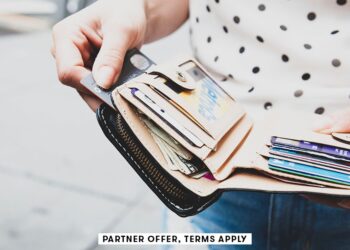 Reasons to carry a backup credit card while traveling