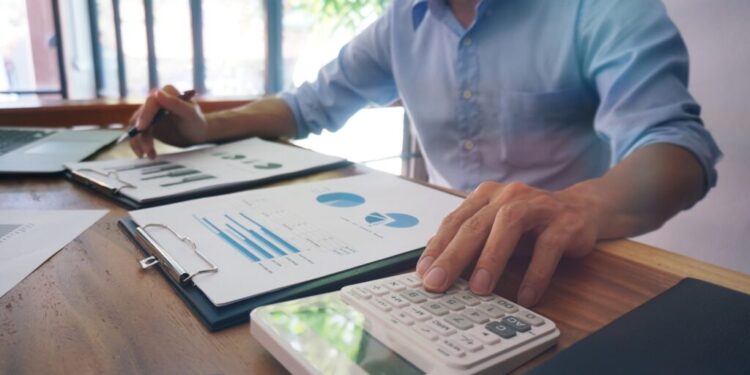 Municipal Bonds vs. Corporate Bonds: 2024 Comparison