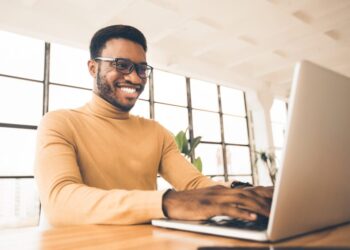 8 Stock Market Investing Tips for Beginners: (2024 Guide)