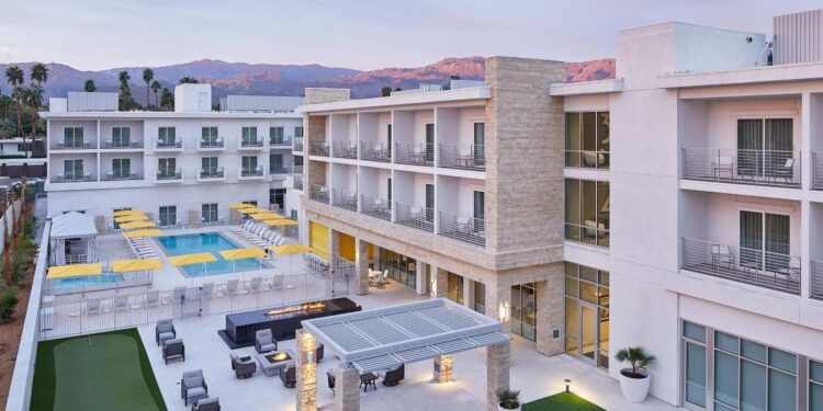 Booking.com Statistics [2024]: Company & Growth Data Analysis