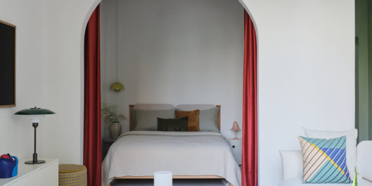 In Kazakhstan, a Plain Space Energized by Color