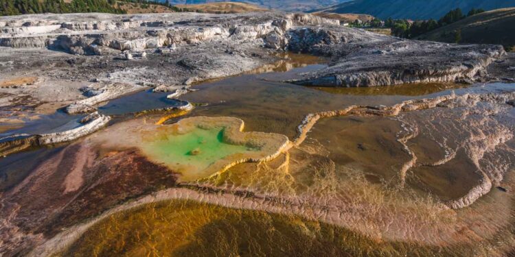 21 Best Places To Visit in April USA (Updated For 2025)