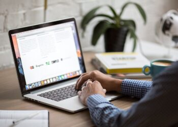 What Makes A Good Website: 10 Must-Have Features