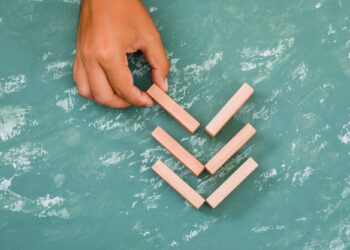 Standing Out in the SaaS Crowd: Your Startup’s Unique Value