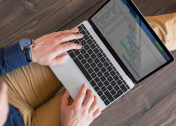 What Is PRINCE2? Principles, Aspects, Roles & Processes