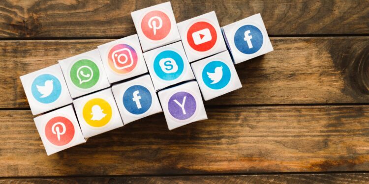 Effective Strategies for Driving Conversions in Social Media Niche Marketing