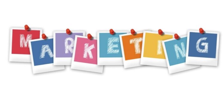 How Do Advertising Inflatables Compare to Traditional Marketing Methods? A Clear Evaluation