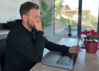 Should You Start a Blog in 2025?