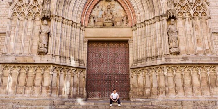 How to Overcome Being Alone & Meet People When You Travel