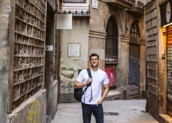 Where I Find the Best Travel Deals in 2025