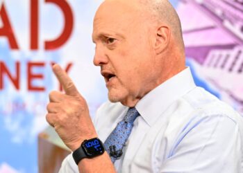 Jim Cramer says investors shouldn’t chase Monday’s market rally