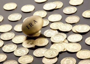 How Does a Gold IRA Compare to a Traditional IRA in the Long Run: Key Differences and Long-Term Benefits
