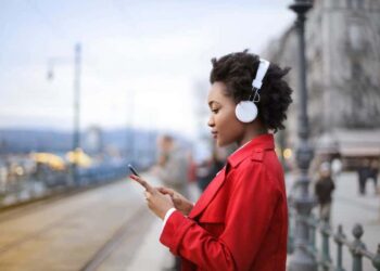 The 15 Best Financial Podcasts For Women