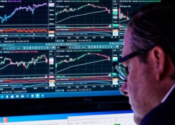 Private market funds lag US stocks over short and long term