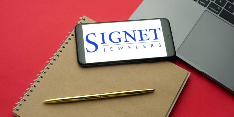 Signet Jewelers sales up 2% in Q1 earnings results