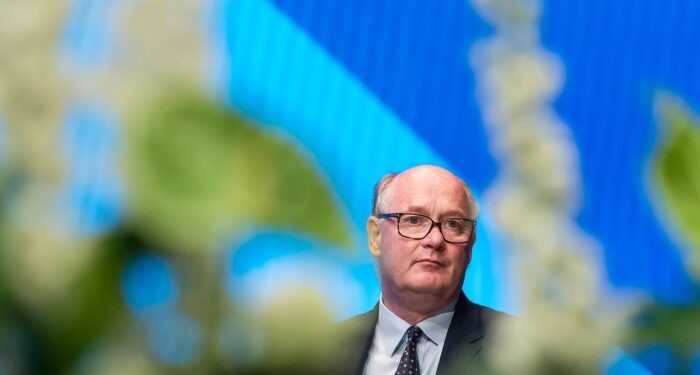 Aberdeen chair says ‘save the world’ claim by asset managers was a ‘mistake’