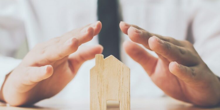 Licensed vs. Insured Home Builders: Key Differences Explained