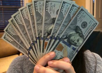 This Is How Much You Should Have Saved According to Your Age | by Desiree Peralta | The Startup | Sep, 2025