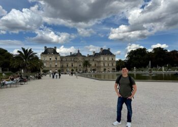 Taking a Historical Walk Through Paris with Context Travel