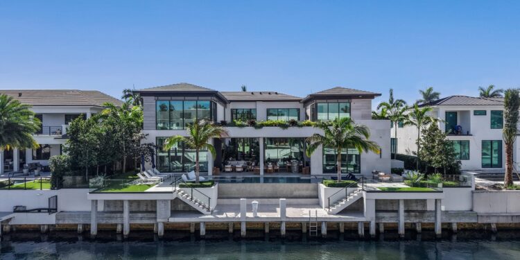 EXCLUSIVE: Boca Raton Mansion Just 1 Minute From Travis Kelce and Taylor Swift’s Rental Lists for $24 Million