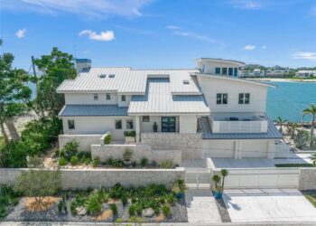 Ronald Reagan’s FDIC Chairman Lists Spectacular Gulf-Front Sarasota Mansion for $26 Million