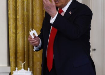 President Trump Reveals His Vision for Arc de Triomphe-Style Arch Near Lincoln Memorial