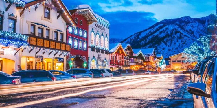 21 Best Places to Visit in December in the USA (2025 Edition)