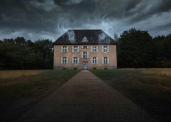 Over Half of Americans Would Buy a Haunted House, New Survey Finds