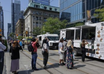 America’s food trucks nearing $3 billion business, but it’s rough road