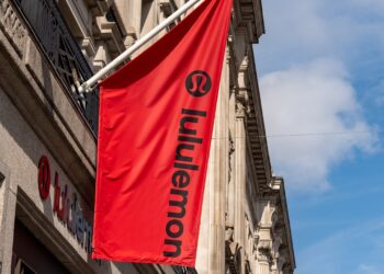 Lululemon leadership team changes; executive plans departure