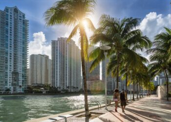 Floridians Feel the ‘Sunshine Squeeze’: Nearly 50% Want To Move Due To Affordability