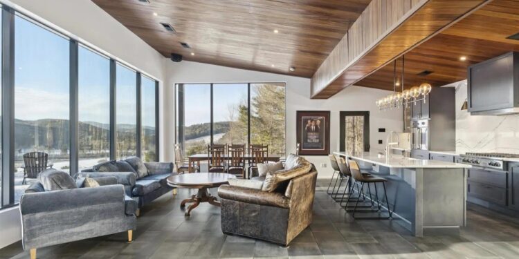 Lavish Winter Wonderland With Outdoor Heated Pool Perfect for Post-Ski Entertaining Lists for $3.3 Million