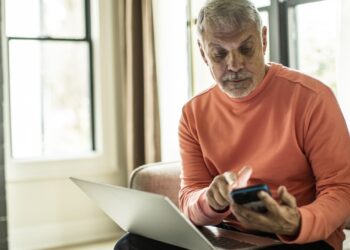 Older workers could use 401(k) money to buy annuities: bipartisan bill