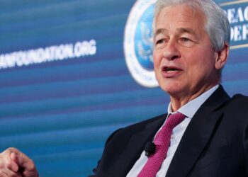 Trumpt threatens to sue JPMorgan Chase for ‘debanking’ him