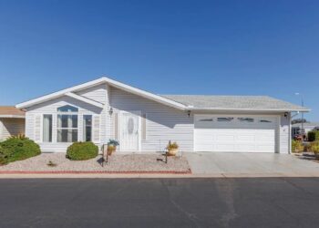 This Southwest City Has the Most Manufactured Housing in the U.S. as Buyers Snap Up Affordable Homes