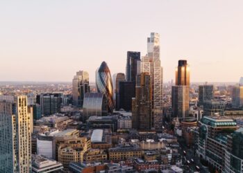 Stoxx 600, FTSE, DAX, CAC, miner earnings, data