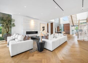 EXCLUSIVE: Jaw-Dropping $33.3 Million Jupiter Mansion Comes Complete With Access to Elite Golf and Yacht Club