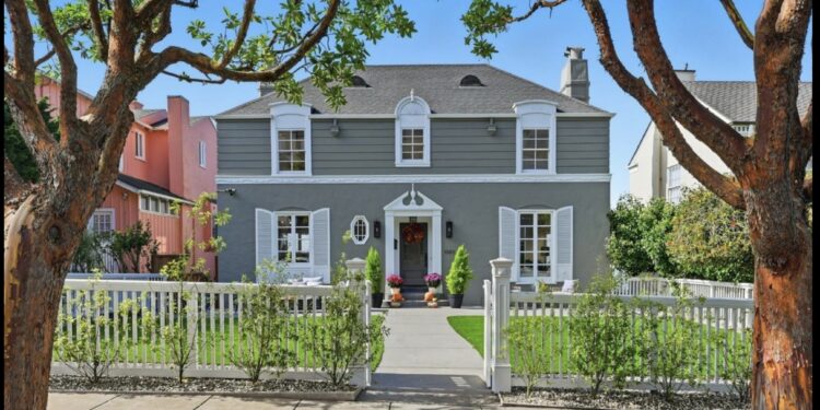 The Rarest Homes Have Enclosed Front And Back Yards