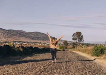 How To Build a Meaningful Life Beyond the 9-5