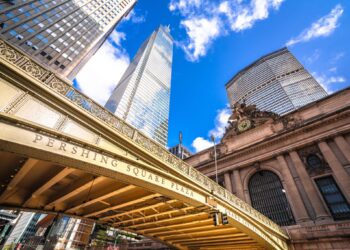 Why Pershing Square Holdings Trades At A Deep Discount To NAV