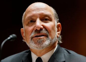 Howard Lutnick volunteers to testify to House committee