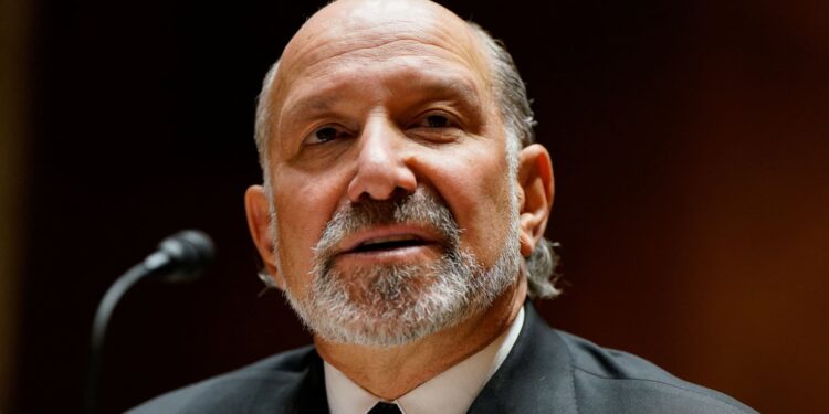 Howard Lutnick volunteers to testify to House committee