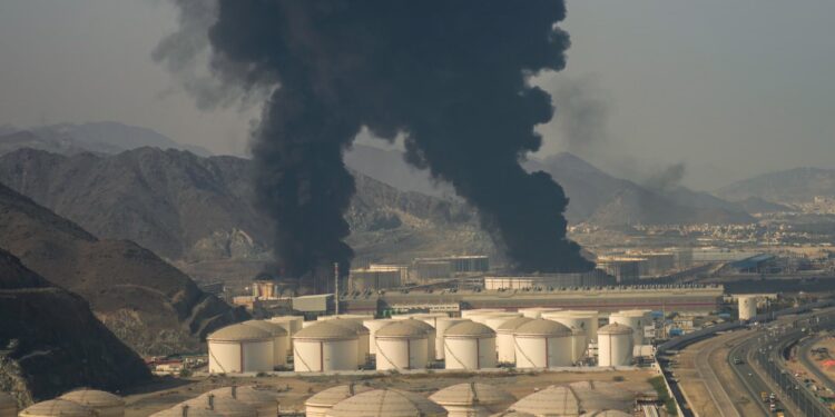 When and how could Gulf states retaliate against Iranian strikes?