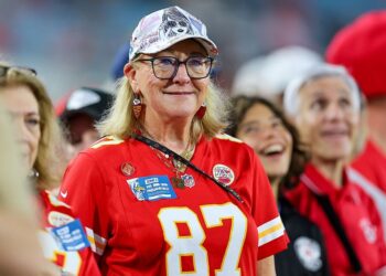 Travis and Jason Kelce’s Mom Donna Is Carrying Out a Major Renovation of Her Quaint $355K Florida Condo