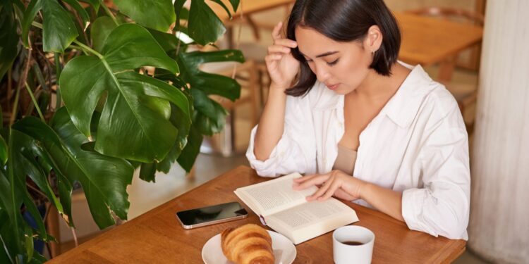 6 Must-Reads to Lead with Impact this Women’s History Month