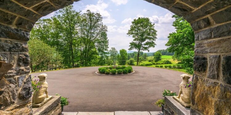 126-Year-Old Gentlemen’s Estate That Epitomizes Gilded Age Opulence Lists in the Berkshires for $8 Million